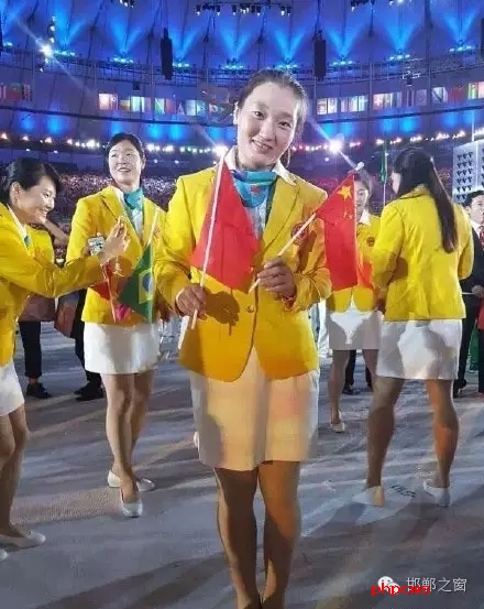 每屆的奧運會都是世界億萬人關(guān)注的焦點，讓我們感到欣喜的是，這屆奧運會上有兩名咱邯鄲籍運動員，她們是代表國家女子柔道隊出征的周超和代表國家田徑隊出征的華紹青。其中，29歲的周超將在8月10日21時參加女子柔道(70公斤級)項目。